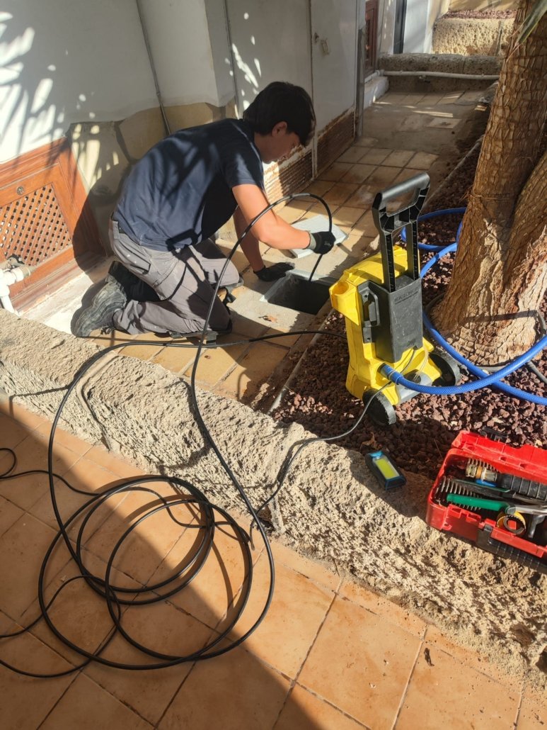 Fontaneros baratos en Sur de Tenerife. Trabajos en Adeje, Arafo, Arico, Arona, Candelaria, Fasnia, Garachico, Granadilla de Abona, Guía de Isora, Güímar, Santiago del Teide y Vilaflor. Fontaneros baratos en Sur de Tenerife. Trabajos en Adeje, Arafo, Arico, Arona, Candelaria, Fasnia, Garachico, Granadilla de Abona, Guía de Isora, Güímar, Santiago del Teide y Vilaflor.