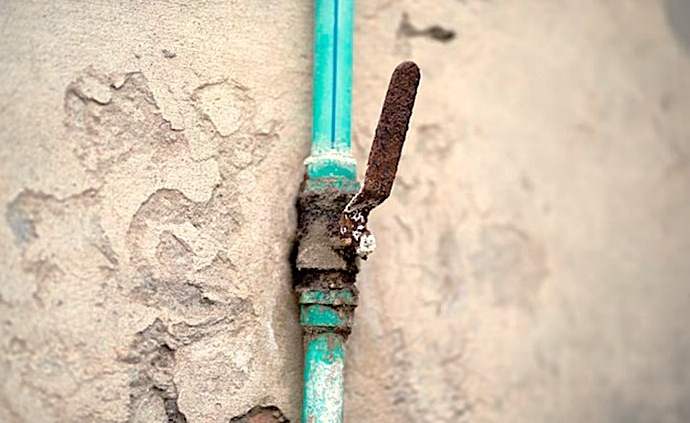 Humedades fuera: diagnóstico forense y reparación quirúrgica en Tenerife Sur. Detenga las filtraciones hoy. Ingeniería hidráulica avanzada a su servicio.