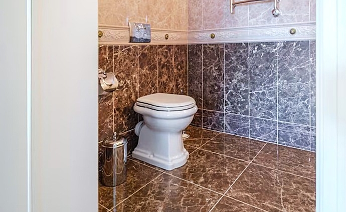 Fontanería y Ingeniería Arquitectónica Interceptando la Obsolescencia en Cuartos de Baño